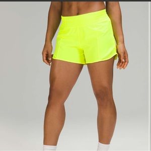 Lululemon Hotty Hot High-Rise Short 4"
Highlight Yellow